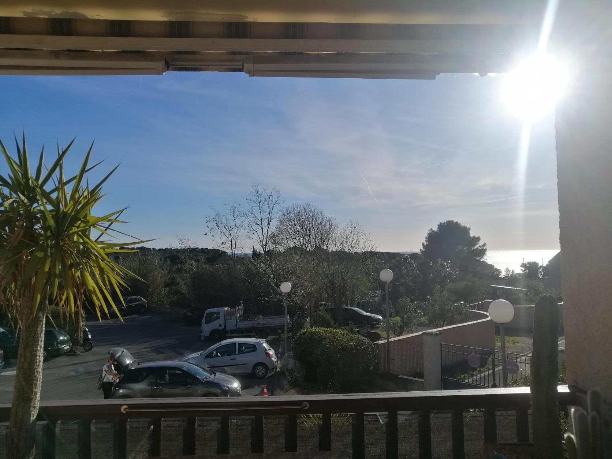 Sanary Les Gorguettes, Studio Avec Terrasse Vue Mer, A 10 Min A Pieds De La Plage Bagian luar foto